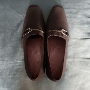 $190 MUNRO USA Sz11.5 CINDI BLACK  Stretch FABRIC SLIP On Dress 1 inch Heel